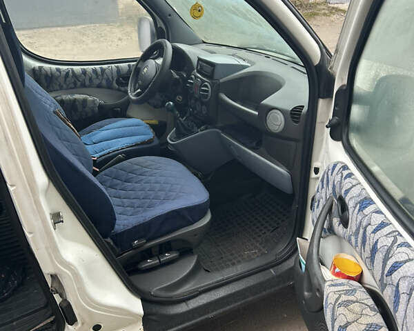 Белый Фиат Добло, объемом двигателя 1.91 л и пробегом 250 тыс. км за 3550 $, фото 10 на Automoto.ua