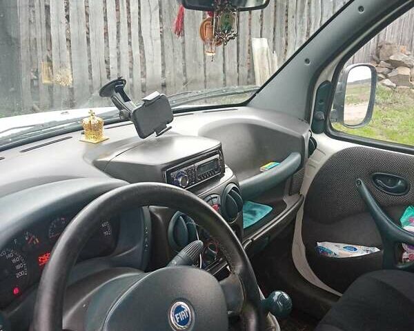 Белый Фиат Добло, объемом двигателя 1.9 л и пробегом 246 тыс. км за 4300 $, фото 4 на Automoto.ua