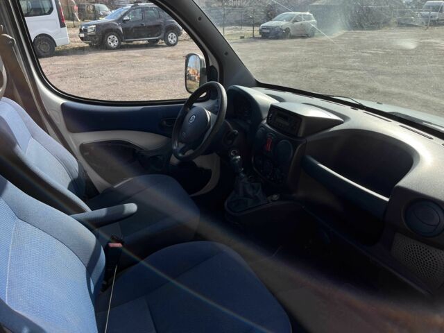 Белый Фиат Добло, объемом двигателя 1.6 л и пробегом 115 тыс. км за 2800 $, фото 15 на Automoto.ua