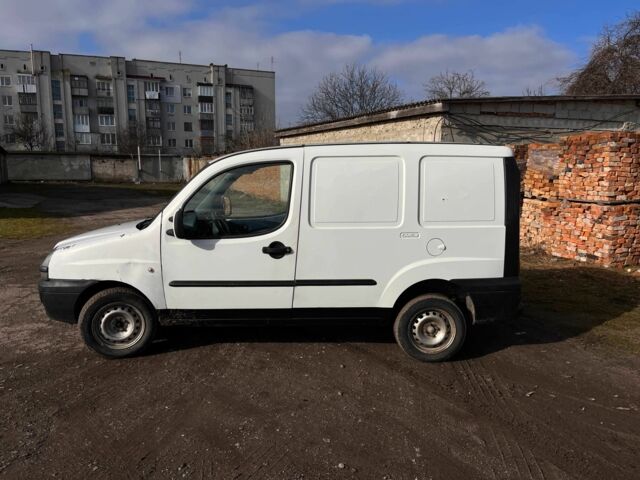 Белый Фиат Добло, объемом двигателя 1.6 л и пробегом 115 тыс. км за 2800 $, фото 7 на Automoto.ua