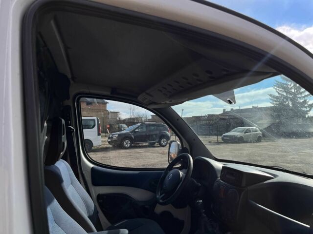 Белый Фиат Добло, объемом двигателя 1.6 л и пробегом 115 тыс. км за 2800 $, фото 16 на Automoto.ua