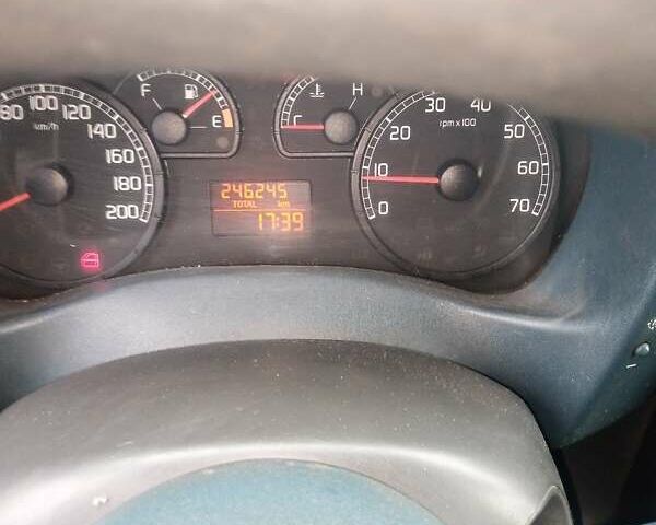 Белый Фиат Добло, объемом двигателя 1.9 л и пробегом 246 тыс. км за 4300 $, фото 3 на Automoto.ua