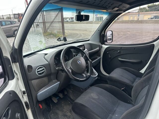 Белый Фиат Добло, объемом двигателя 1.9 л и пробегом 270 тыс. км за 3950 $, фото 7 на Automoto.ua