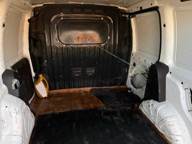 Белый Фиат Добло, объемом двигателя 1.6 л и пробегом 115 тыс. км за 2800 $, фото 19 на Automoto.ua