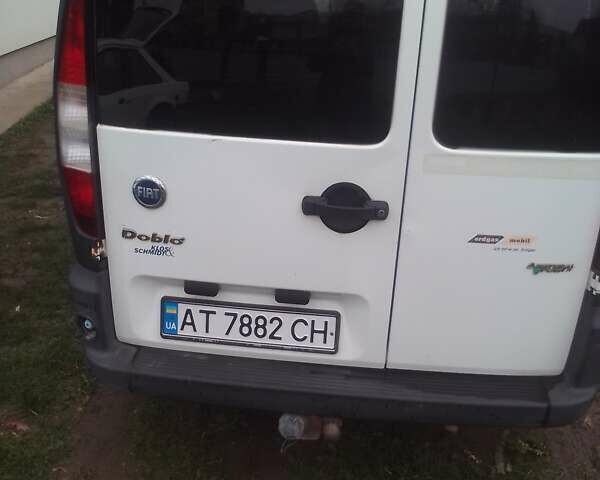 Белый Фиат Добло, объемом двигателя 1.6 л и пробегом 280 тыс. км за 3800 $, фото 5 на Automoto.ua