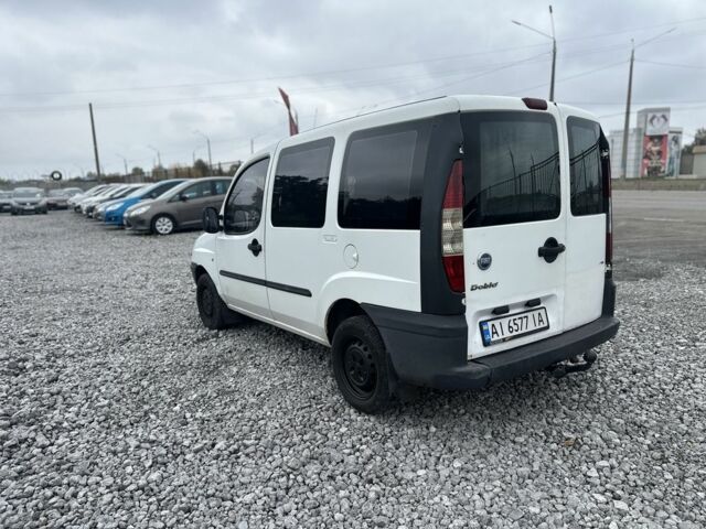 Белый Фиат Добло, объемом двигателя 1.9 л и пробегом 270 тыс. км за 3950 $, фото 6 на Automoto.ua