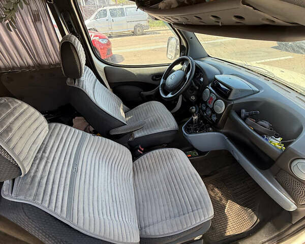 Белый Фиат Добло, объемом двигателя 1.9 л и пробегом 399 тыс. км за 3900 $, фото 11 на Automoto.ua