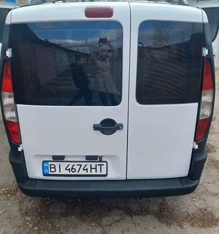 Белый Фиат Добло, объемом двигателя 1.3 л и пробегом 336 тыс. км за 4700 $, фото 1 на Automoto.ua