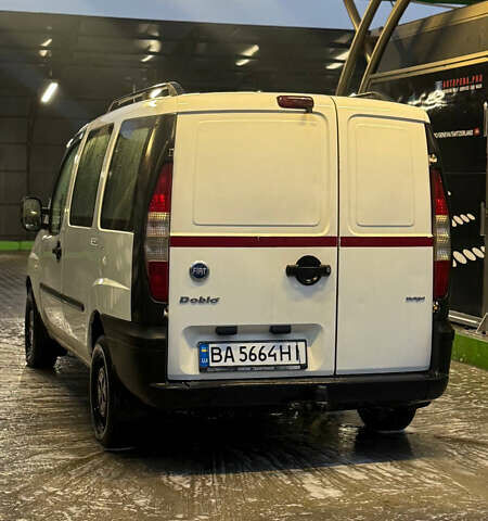 Белый Фиат Добло, объемом двигателя 1.9 л и пробегом 399 тыс. км за 3900 $, фото 2 на Automoto.ua