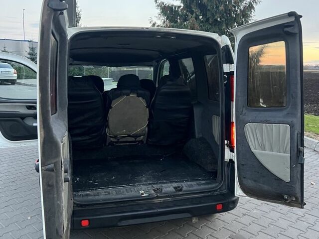 Белый Фиат Добло, объемом двигателя 1.9 л и пробегом 250 тыс. км за 4200 $, фото 7 на Automoto.ua