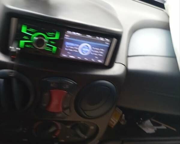 Белый Фиат Добло, объемом двигателя 1.9 л и пробегом 370 тыс. км за 4300 $, фото 7 на Automoto.ua