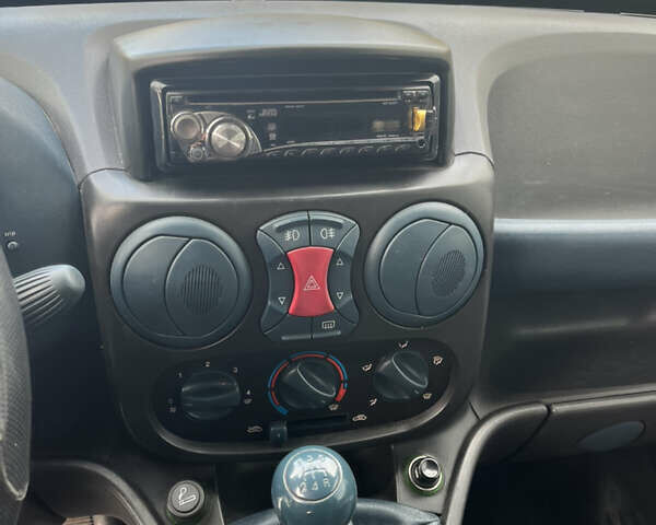 Белый Фиат Добло, объемом двигателя 1.91 л и пробегом 317 тыс. км за 3999 $, фото 8 на Automoto.ua