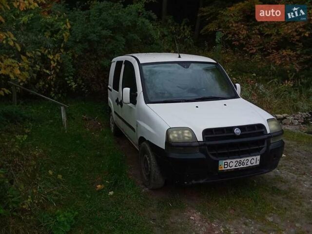 Белый Фиат Добло, объемом двигателя 1.6 л и пробегом 302 тыс. км за 3600 $, фото 1 на Automoto.ua
