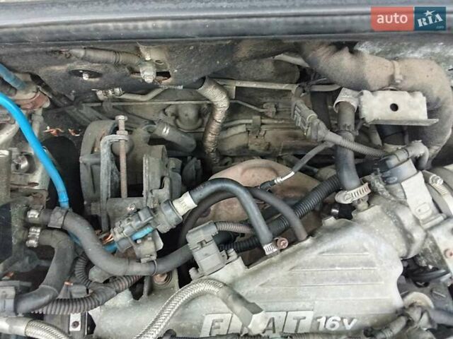 Белый Фиат Добло, объемом двигателя 1.6 л и пробегом 302 тыс. км за 3600 $, фото 3 на Automoto.ua