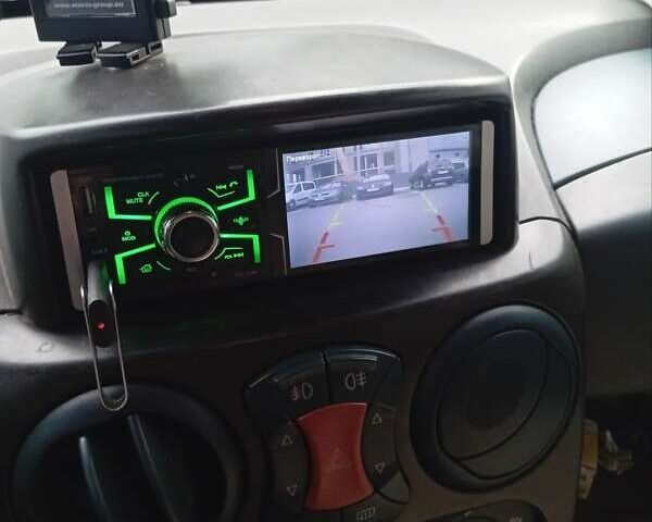 Белый Фиат Добло, объемом двигателя 1.9 л и пробегом 370 тыс. км за 4300 $, фото 4 на Automoto.ua