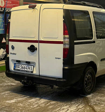 Белый Фиат Добло, объемом двигателя 1.9 л и пробегом 399 тыс. км за 3900 $, фото 3 на Automoto.ua