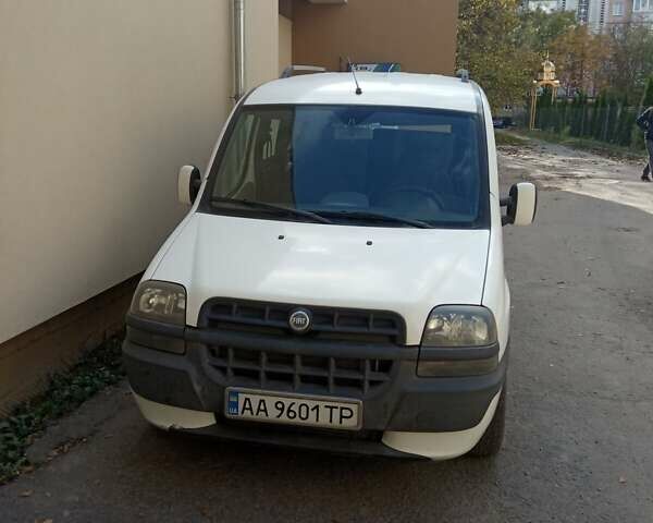 Белый Фиат Добло, объемом двигателя 1.3 л и пробегом 350 тыс. км за 3500 $, фото 6 на Automoto.ua