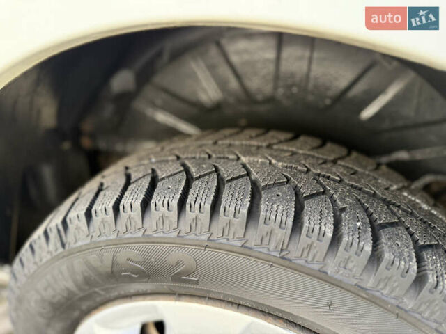 Білий Фіат Добло, об'ємом двигуна 1.25 л та пробігом 291 тис. км за 3999 $, фото 18 на Automoto.ua