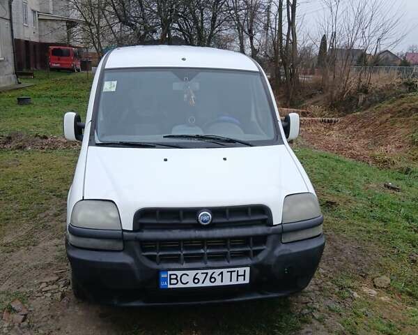 Белый Фиат Добло, объемом двигателя 1.6 л и пробегом 269 тыс. км за 3700 $, фото 1 на Automoto.ua