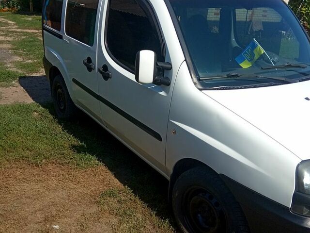 Белый Фиат Добло, объемом двигателя 1.6 л и пробегом 328 тыс. км за 4000 $, фото 9 на Automoto.ua