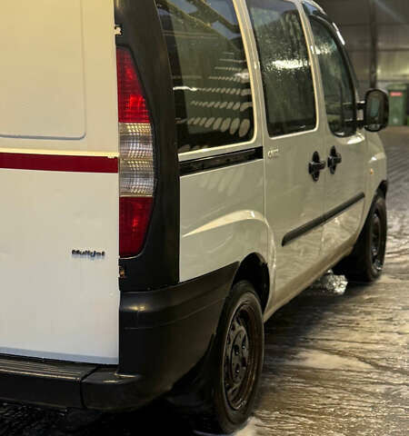 Белый Фиат Добло, объемом двигателя 1.9 л и пробегом 399 тыс. км за 3900 $, фото 4 на Automoto.ua