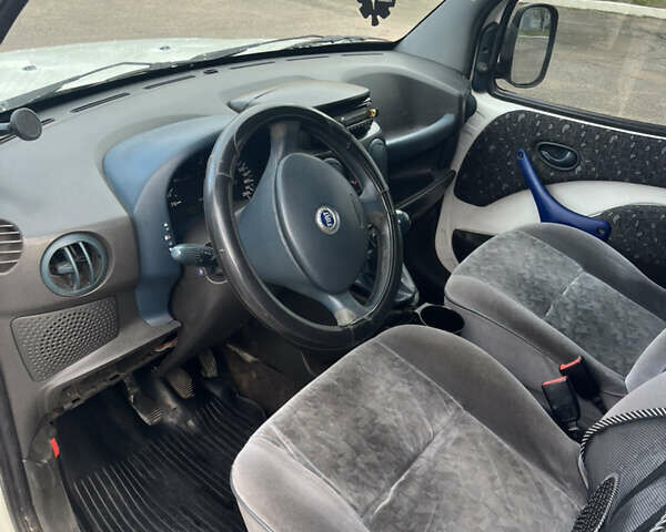 Белый Фиат Добло, объемом двигателя 1.91 л и пробегом 317 тыс. км за 3999 $, фото 6 на Automoto.ua