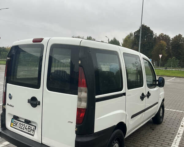 Белый Фиат Добло, объемом двигателя 1.91 л и пробегом 260 тыс. км за 4200 $, фото 10 на Automoto.ua