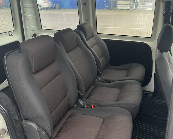 Белый Фиат Добло, объемом двигателя 1.91 л и пробегом 260 тыс. км за 4200 $, фото 19 на Automoto.ua