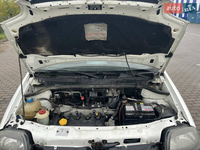 Белый Фиат Добло, объемом двигателя 1.91 л и пробегом 260 тыс. км за 4200 $, фото 24 на Automoto.ua