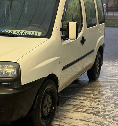 Белый Фиат Добло, объемом двигателя 1.9 л и пробегом 399 тыс. км за 3900 $, фото 1 на Automoto.ua