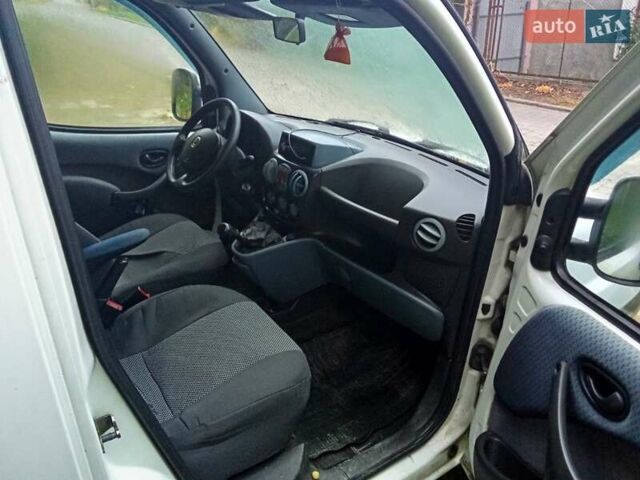 Белый Фиат Добло, объемом двигателя 1.6 л и пробегом 302 тыс. км за 3600 $, фото 16 на Automoto.ua