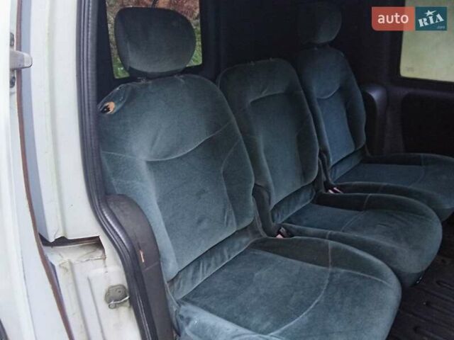 Белый Фиат Добло, объемом двигателя 1.6 л и пробегом 302 тыс. км за 3600 $, фото 2 на Automoto.ua