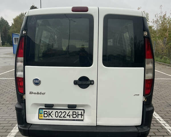 Белый Фиат Добло, объемом двигателя 1.91 л и пробегом 260 тыс. км за 4200 $, фото 9 на Automoto.ua