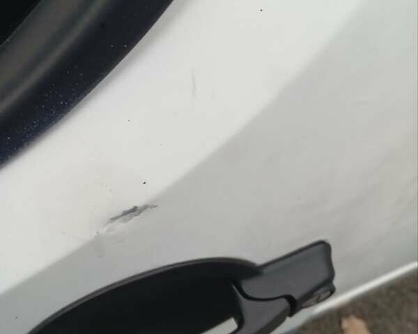 Белый Фиат Добло, объемом двигателя 1.9 л и пробегом 370 тыс. км за 4300 $, фото 6 на Automoto.ua