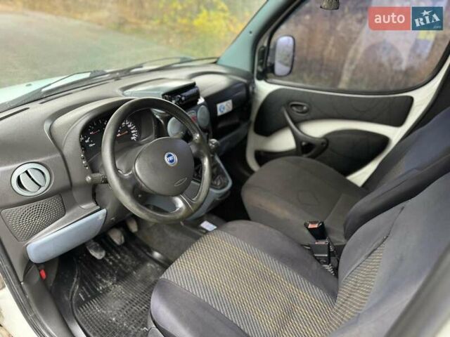 Белый Фиат Добло, объемом двигателя 1.6 л и пробегом 240 тыс. км за 2999 $, фото 7 на Automoto.ua