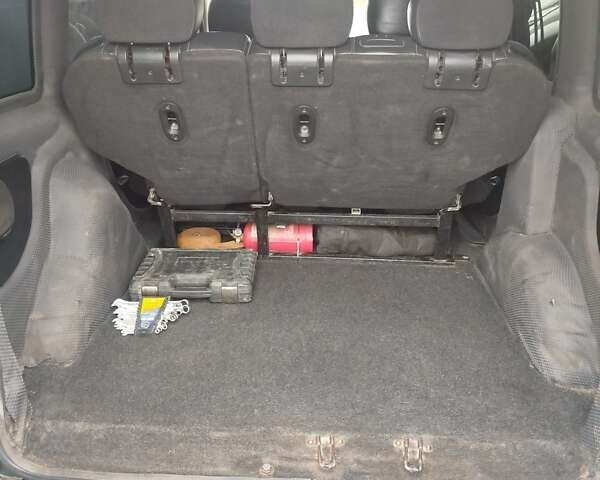 Белый Фиат Добло, объемом двигателя 1.9 л и пробегом 300 тыс. км за 4500 $, фото 22 на Automoto.ua