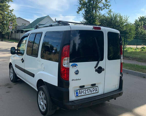 Белый Фиат Добло, объемом двигателя 1.4 л и пробегом 250 тыс. км за 3999 $, фото 5 на Automoto.ua