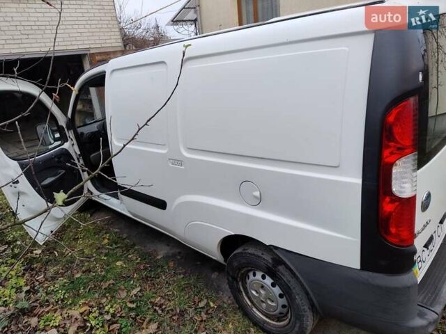 Білий Фіат Добло, об'ємом двигуна 1.3 л та пробігом 169 тис. км за 4200 $, фото 5 на Automoto.ua