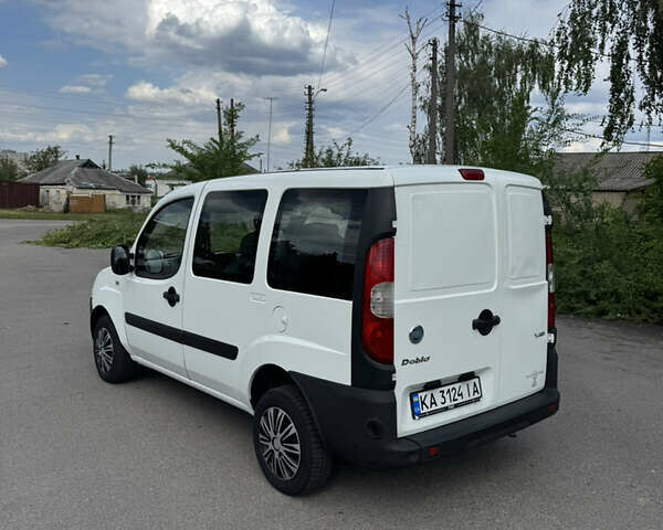 Белый Фиат Добло, объемом двигателя 1.6 л и пробегом 260 тыс. км за 3400 $, фото 3 на Automoto.ua