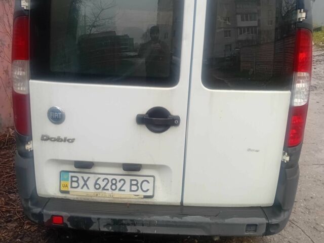 Белый Фиат Добло, объемом двигателя 1.4 л и пробегом 195 тыс. км за 2999 $, фото 4 на Automoto.ua