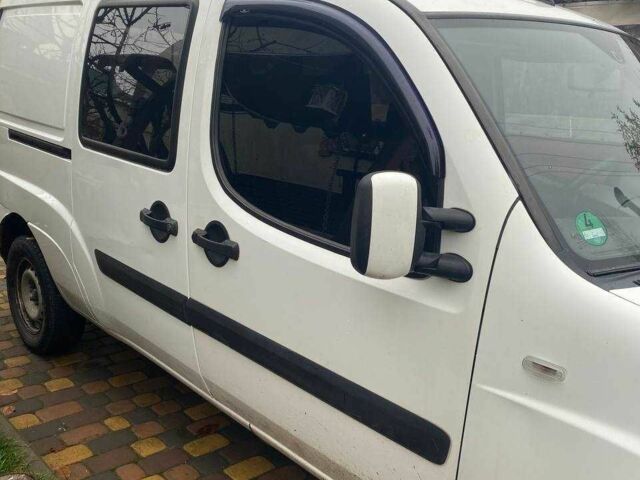 Белый Фиат Добло, объемом двигателя 1.9 л и пробегом 266 тыс. км за 3700 $, фото 2 на Automoto.ua