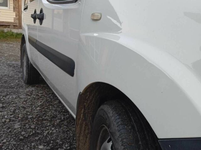 Белый Фиат Добло, объемом двигателя 1.9 л и пробегом 365 тыс. км за 3500 $, фото 4 на Automoto.ua