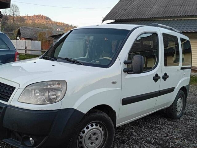 Белый Фиат Добло, объемом двигателя 1.9 л и пробегом 365 тыс. км за 3500 $, фото 1 на Automoto.ua