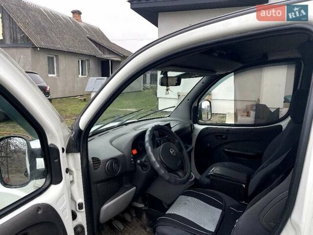 Белый Фиат Добло, объемом двигателя 1.9 л и пробегом 273 тыс. км за 4100 $, фото 3 на Automoto.ua