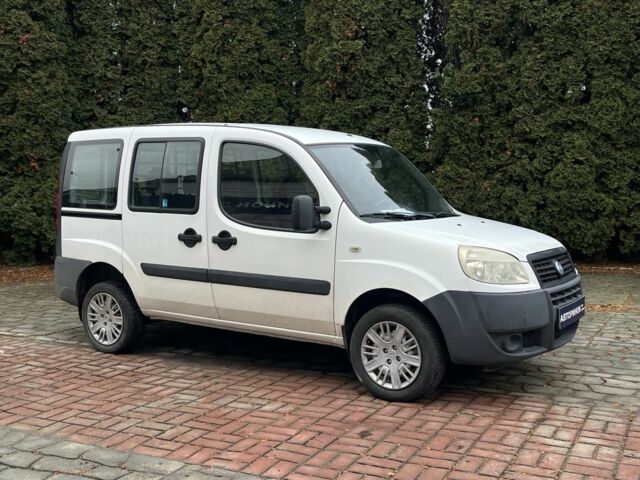 Белый Фиат Добло, объемом двигателя 1.4 л и пробегом 175 тыс. км за 4200 $, фото 1 на Automoto.ua