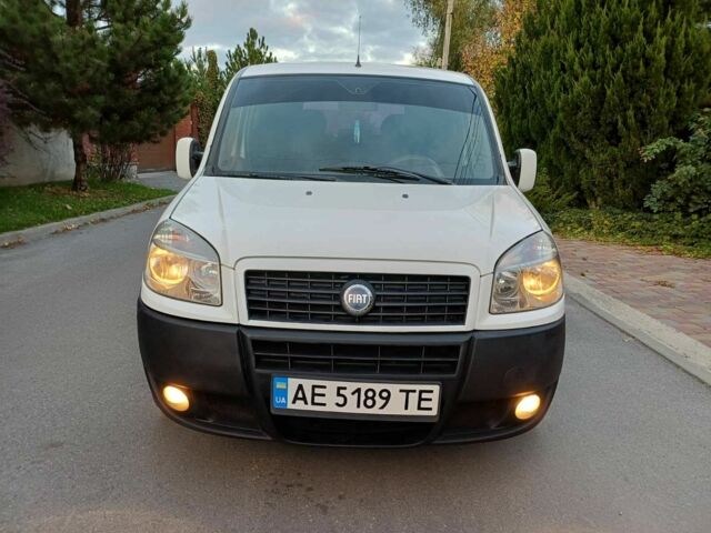 Белый Фиат Добло, объемом двигателя 1.6 л и пробегом 250 тыс. км за 5150 $, фото 7 на Automoto.ua