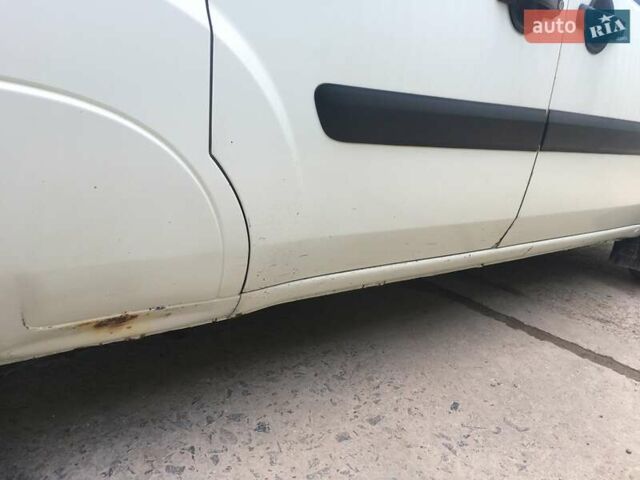 Белый Фиат Добло, объемом двигателя 1.9 л и пробегом 248 тыс. км за 5800 $, фото 6 на Automoto.ua