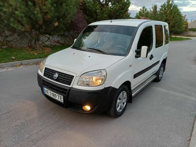 Белый Фиат Добло, объемом двигателя 1.6 л и пробегом 250 тыс. км за 5150 $, фото 6 на Automoto.ua