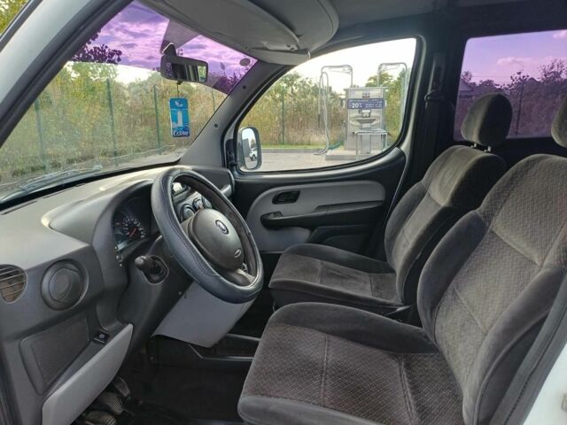 Белый Фиат Добло, объемом двигателя 1.6 л и пробегом 250 тыс. км за 5150 $, фото 12 на Automoto.ua