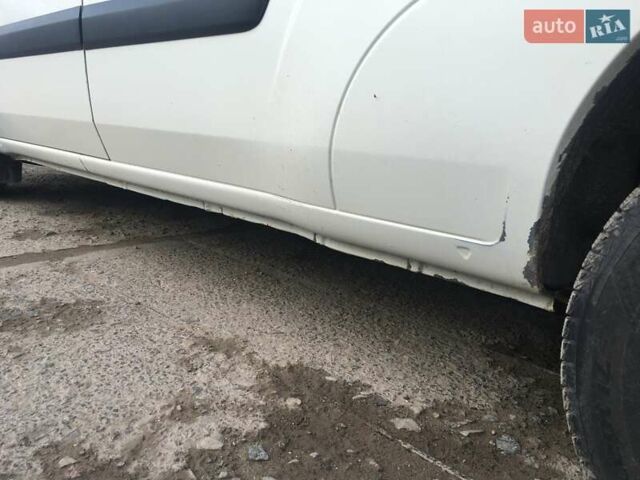 Белый Фиат Добло, объемом двигателя 1.9 л и пробегом 248 тыс. км за 5800 $, фото 7 на Automoto.ua